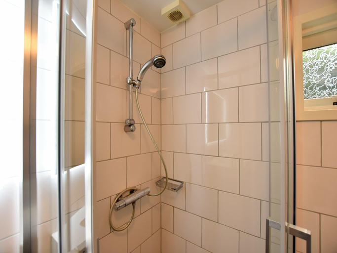 Bathroom, Chalet in Veluwe near Sauna Drome, Putten
