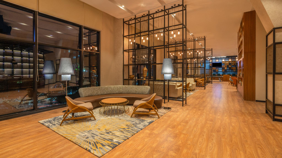 Public Area, ibis Thane, Thane