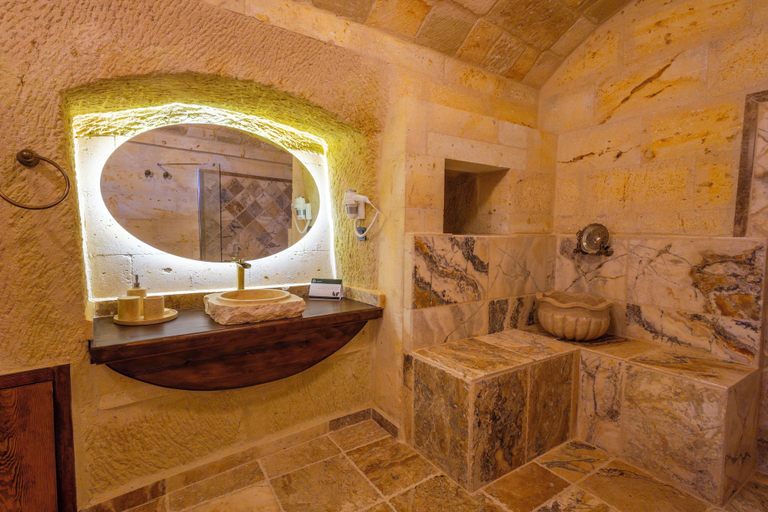 Bathroom 5, Lagoon Cave Suites, Ürgüp