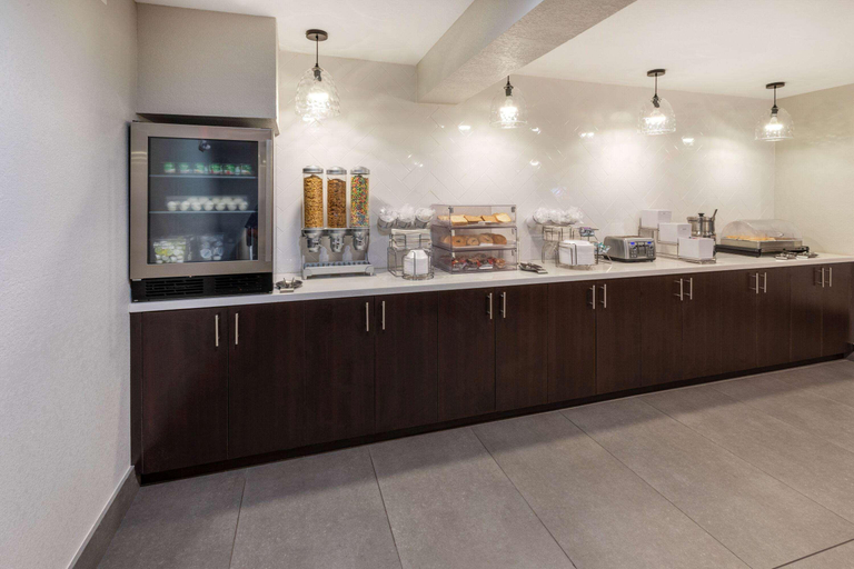 Food & Drinks 5, La Quinta Inn Houston Northwest, Houston