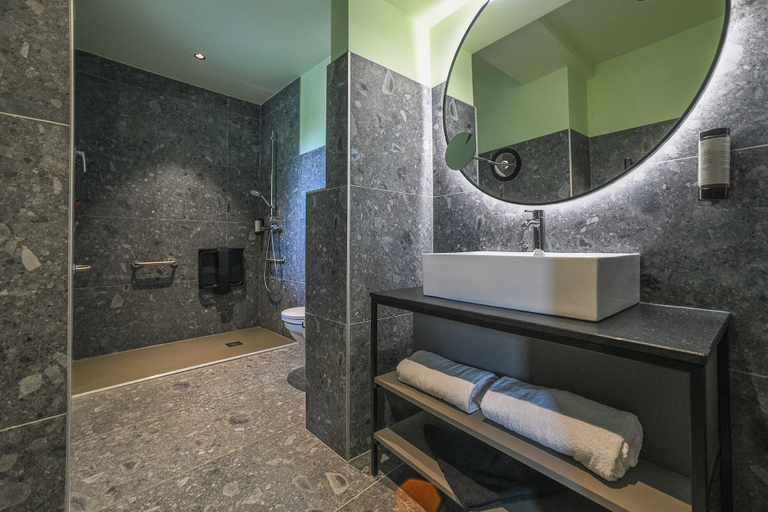 Bathroom 5, La Villa du Lac, Savoie