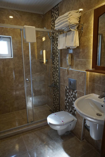 Bathroom 5, Aqua Boss Hotel, Eceabat