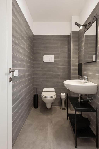 Bathroom 4, GG-Room S. Giovanni, Napoli
