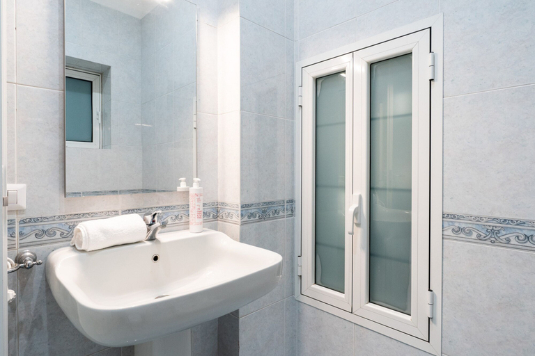 Bathroom 4, Febe Apartment by Wonderful Italy, Bari