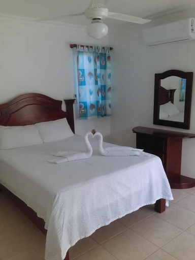 Room 3, Ensenada Resort, La Isabela