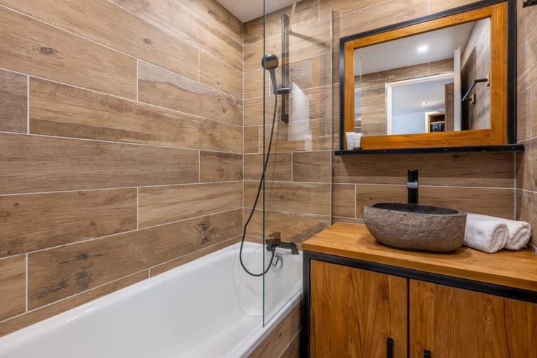 Room 3, Appartement Chalet With Parking and Stunning Mountain View, Haute-Savoie