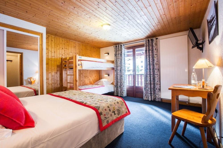 Bedroom, Hotel Les Bruyeres, Haute-Savoie