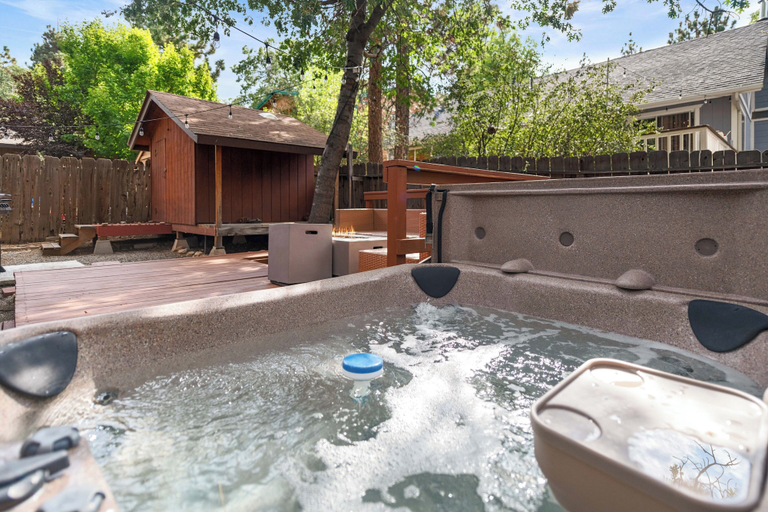 Sport & Beauty, Green Leaf Lodge, San Bernardino