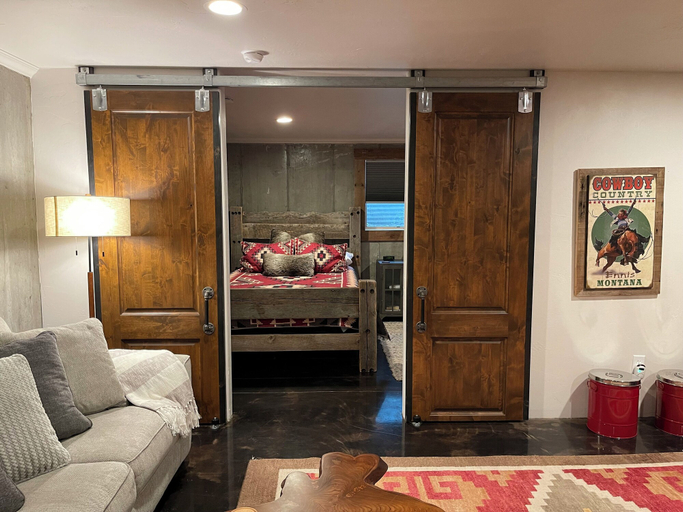 Living area 5, Mountain View Retreat, Madison