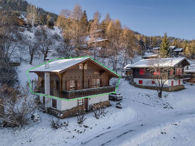 Others 3, Chalet Noisette Authentic Swiss Chalet Perfect for Families, Martigny