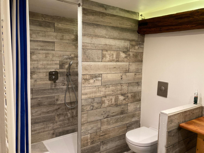 Bathroom 3, En Passant, Bas-Rhin