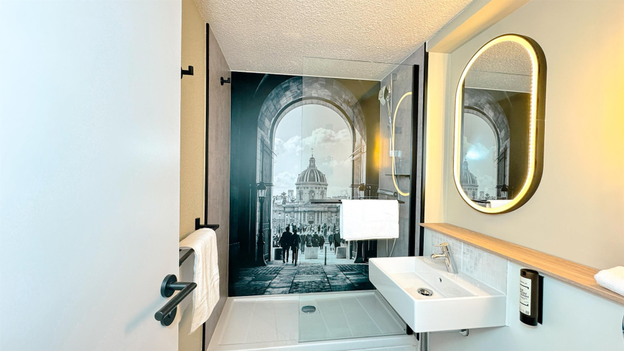 Bathroom 4, Campanile Epinay Sur Orge Savigny Sur Orge, Essonne