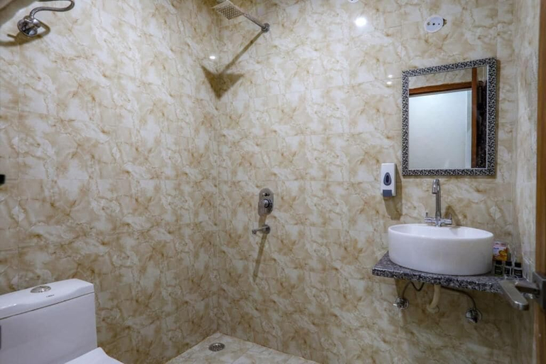 Bathroom 3, Anandam Grand, Gautam Buddha Nagar