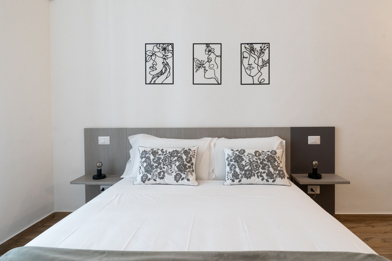 Room 2, Nicolaus 204 - Grey Room by Wonderful Italy, Bari