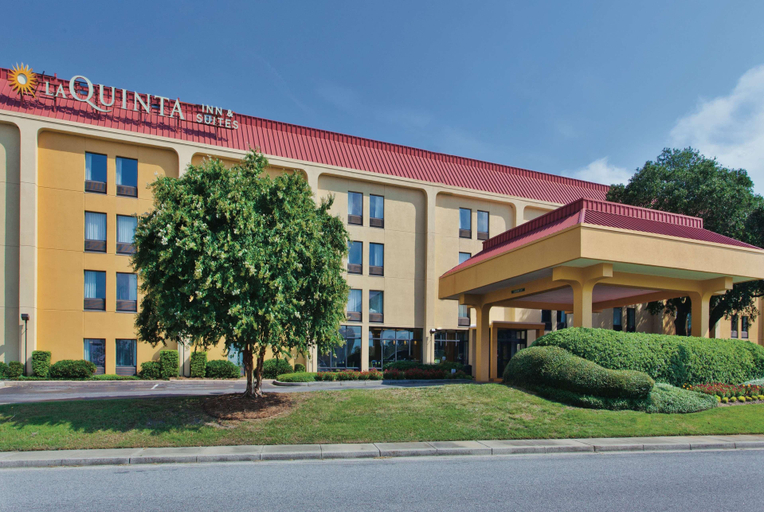Exterior & Views 2, La Quinta Inn & Suites by Wyndham Charleston Riverview, Charleston