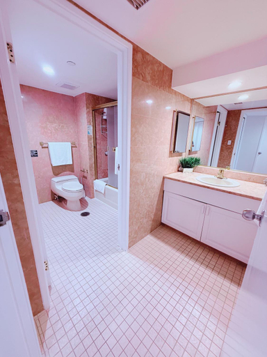 Bathroom 3, Alupang Beach Tower