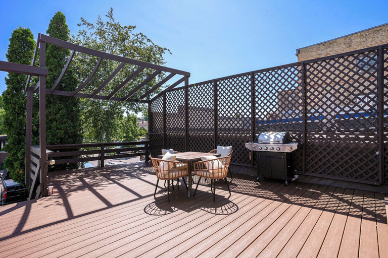 Exterior 5, Love Mi Getaway Loft with Deck 110, Ottawa