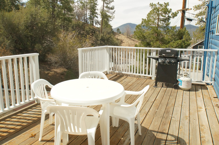 Others 4, Cozy Bear Cottage, San Bernardino