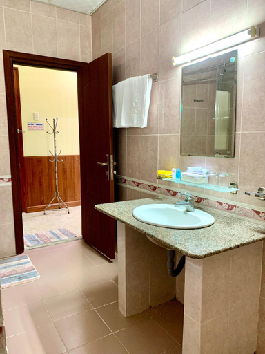 Bathroom 5, Hung Vuong Hotel, Bến Tre