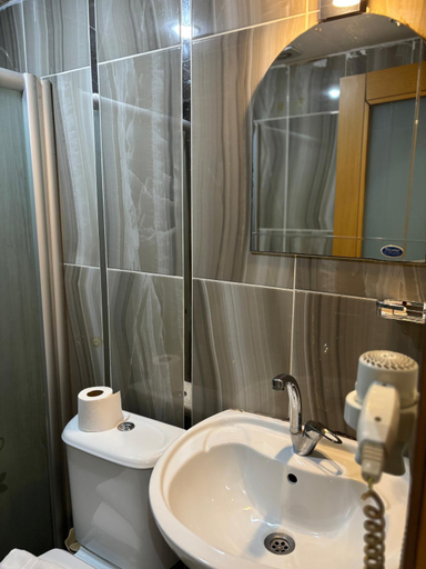 Bathroom 5, Fly Hotel, Fatih