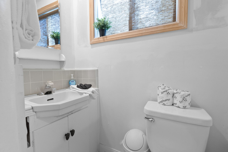 Bathroom 3, Cozy Bear Cottage, San Bernardino