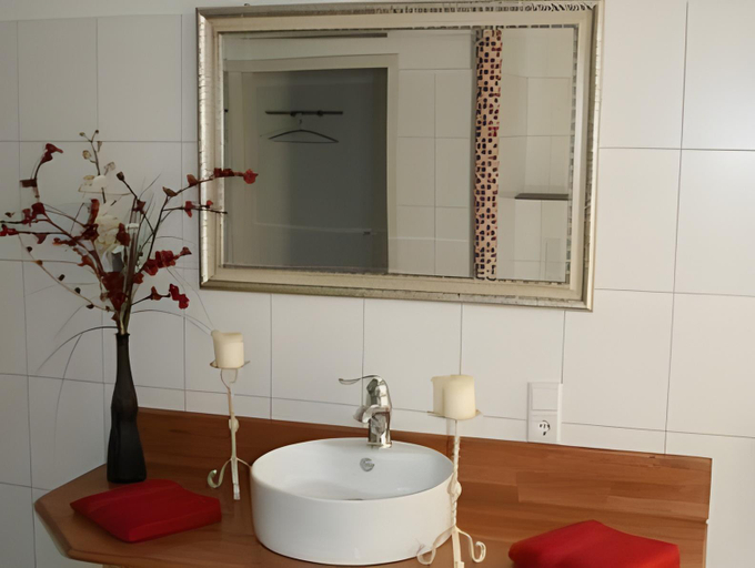 Bathroom 3, Hotel-Nachtwachter, Unna