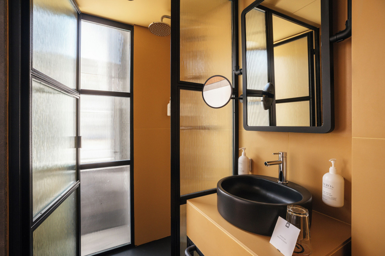 Bathroom 4, Inspira Santos Boutique Hotel, Lisbon