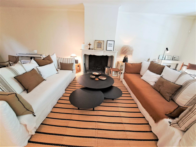 Room 5, Villa Maillane 18th Century Residence Completely Renovated, Bouches-du-Rhône