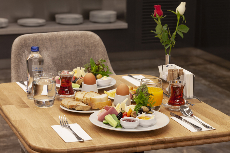 Food & Drinks 5, Granbella Hotel, Merkez