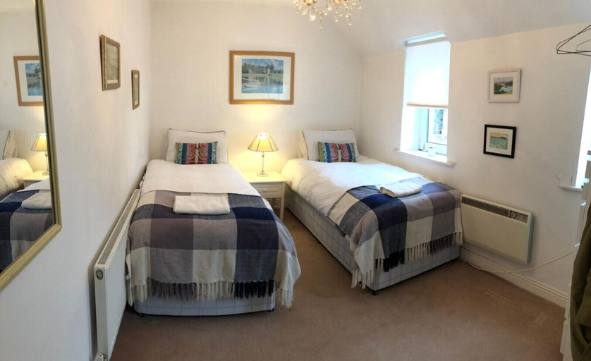 Bedroom 3, 2 Bedroom Harbour View Apartment in Kinsale