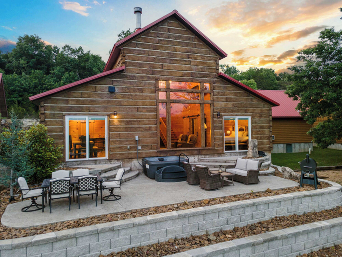 Exterior & Views 2, Antler Summit Trio - For 14, Taney