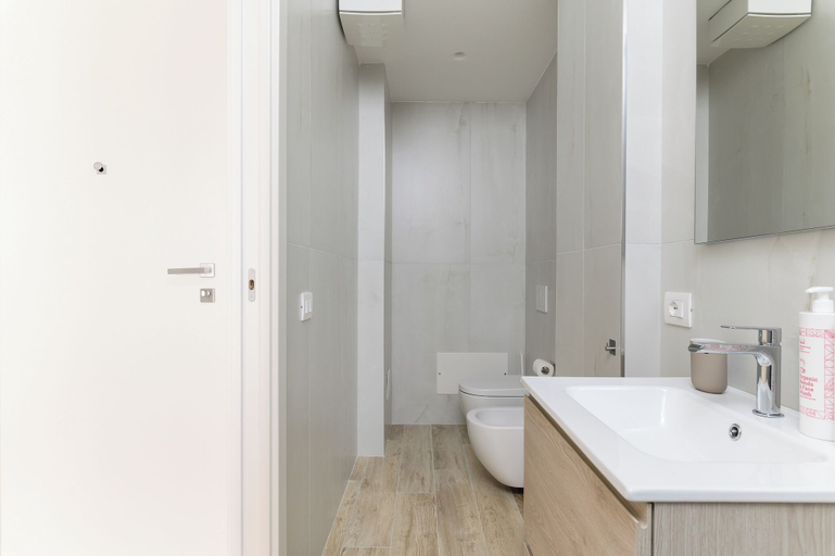 Bathroom 3, Palazzo Murat by Wonderful Italy, Bari