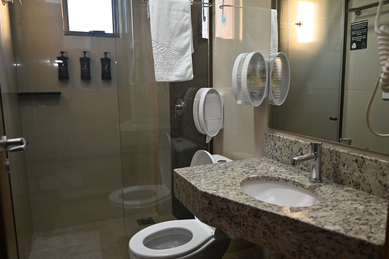 Bathroom 5, Master Gold Express Hotel, Cascavel