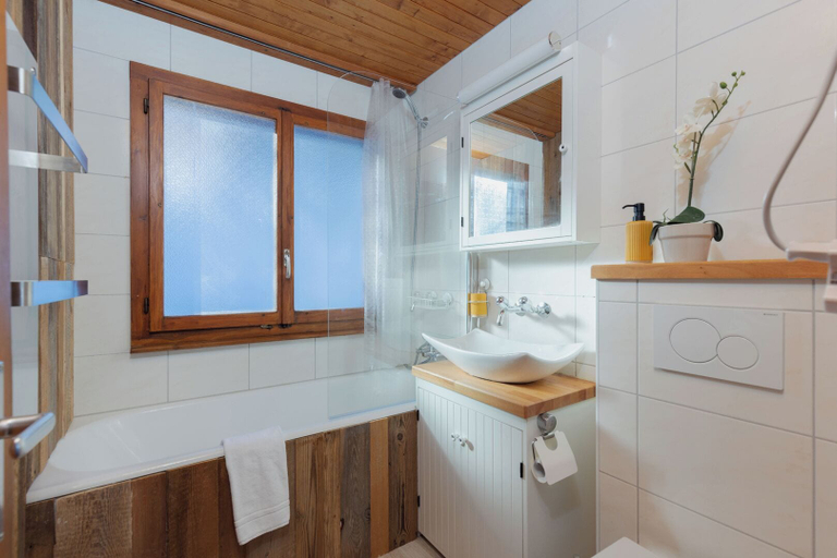 Others 2, Chalet Noisette Authentic Swiss Chalet Perfect for Families, Martigny