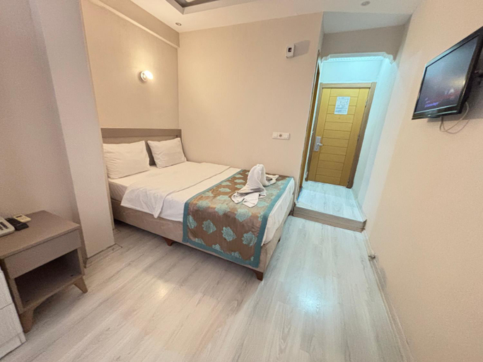 Bedroom 3, Fly Hotel, Fatih