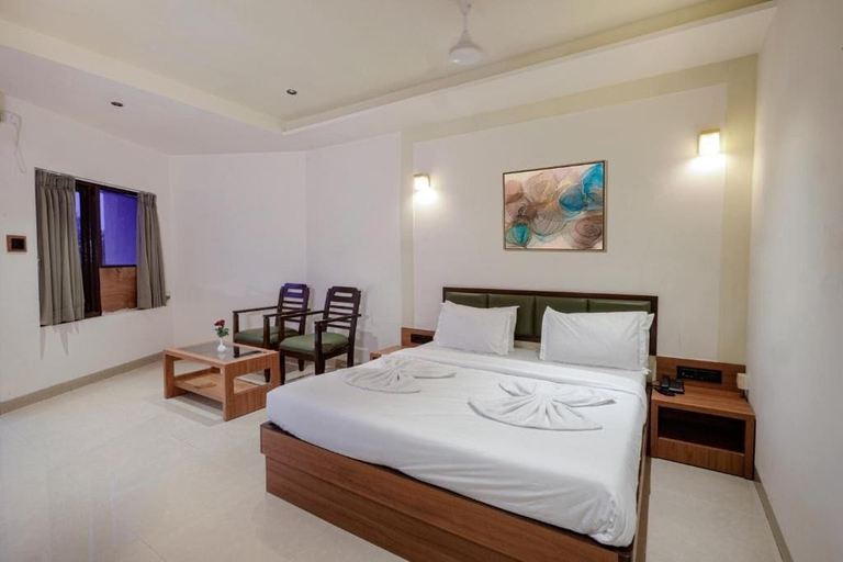 Bedroom, Yatri Niwas By Hotel Suraj Inn, Dadra and Nagar Haveli
