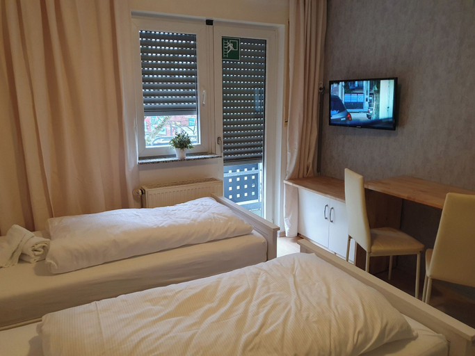 Bedroom 2, CityPark Hotel, Köln