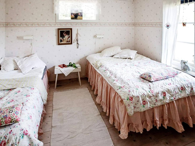 Bedroom 2, Tranquil Lake View Cottage-By Traum, Mark
