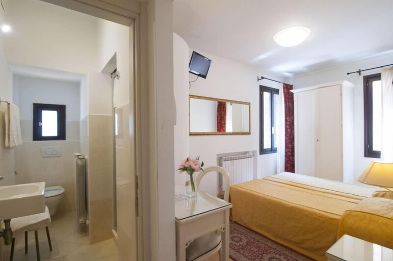 Bedroom 2, albergo ai Tolentini, Venezia