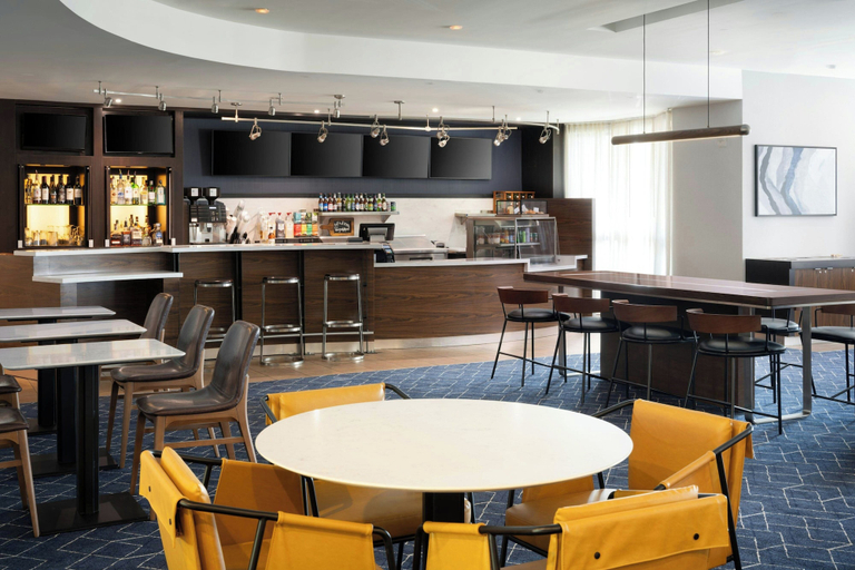 Food & Drinks 4, Courtyard by Marriott Dayton-University of Dayton, Montgomery