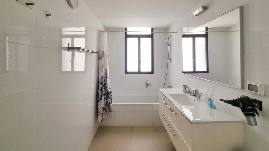 Room 3, Nitsana Cachemire in Tel Aviv-yafo