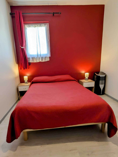 Bedroom 3, Comme à la maison, Aude