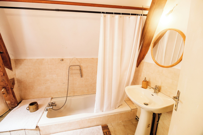 Bathroom, Gîte d'Aunac, Ariège