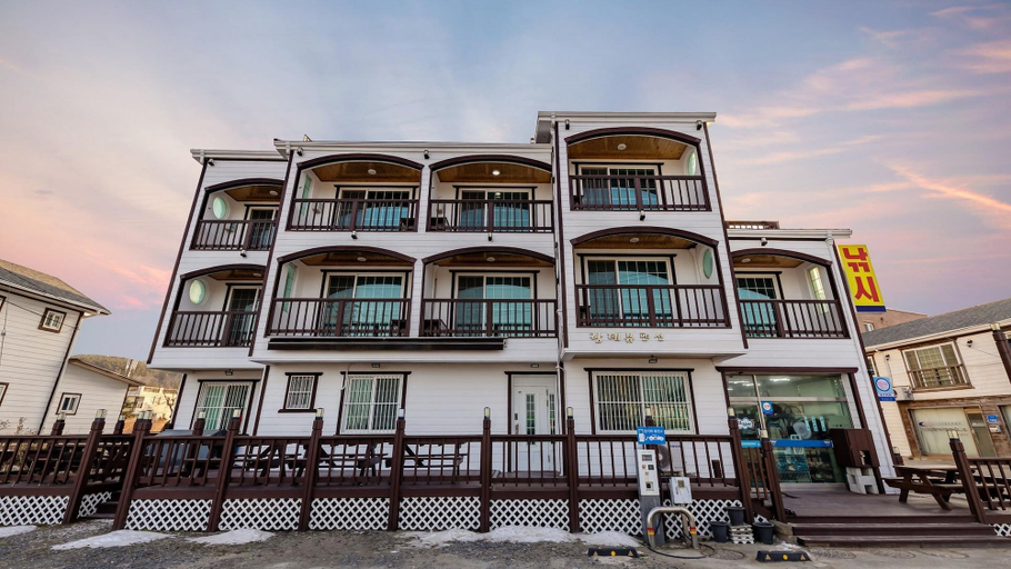 Exterior & Views, Taean Hagampo Rendezvous Pension, Taean
