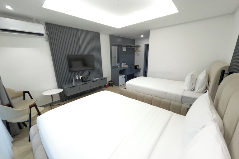 Bedroom 3, The Clover Hotel Angeles City managed by Cocotel, Angeles City