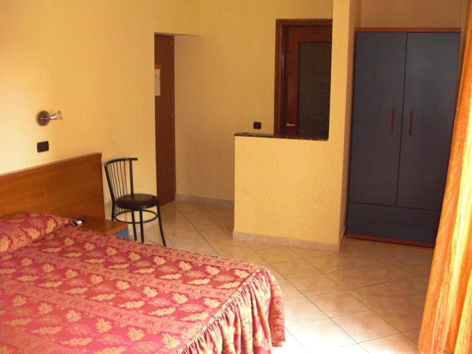 Bedroom 2, Hotel Legnano, Milano