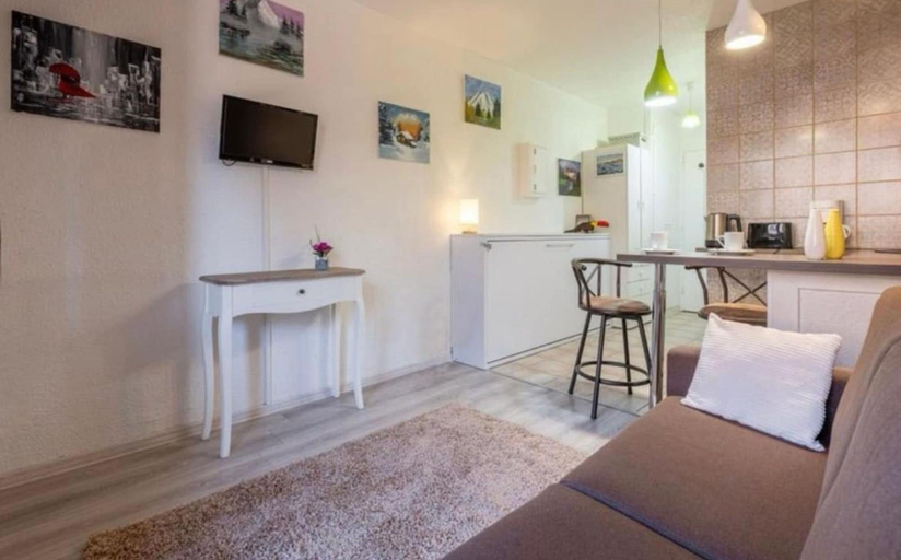 Room 2, Art Studio Balcony and Breathtaking View of Chamonix, Haute-Savoie