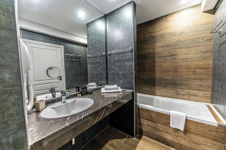 Bathroom 5, Medite Spa Resort, Sandanski