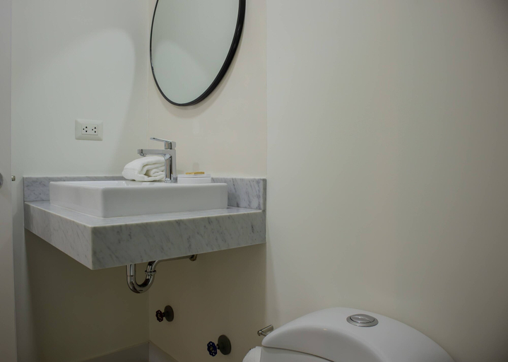 Room 3, w Distinctive 1BR w Balcony in Barranco, Lima