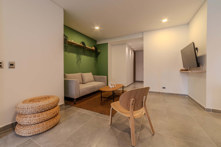 Room 4, w Spacious 3BR w Outdoor Dining Terrace in Laureles, Medellín